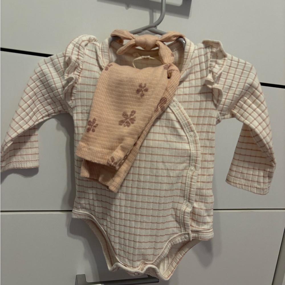 Jessica Simpson Cream and Pink Bodysuit with Ruffle Sleeves